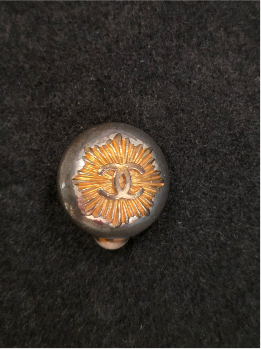 RARE 1996 Date Stamped Chanel Two-Tone Sunburst Earrings - Picture 4 of 8
